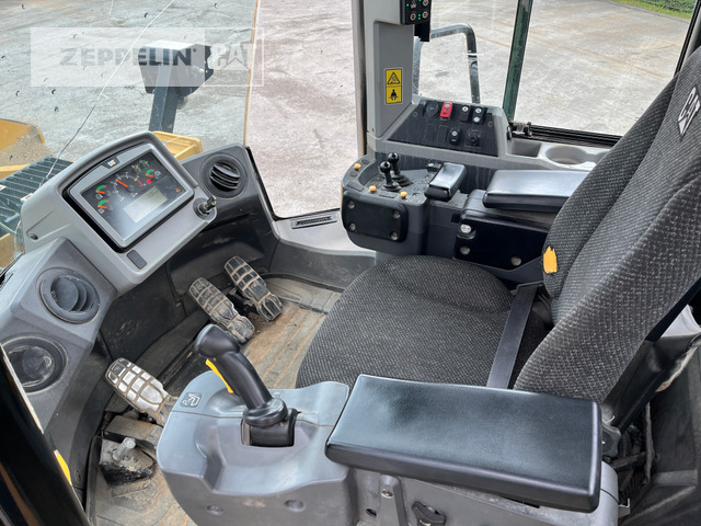 Chargeuse sur pneus Cat 966M