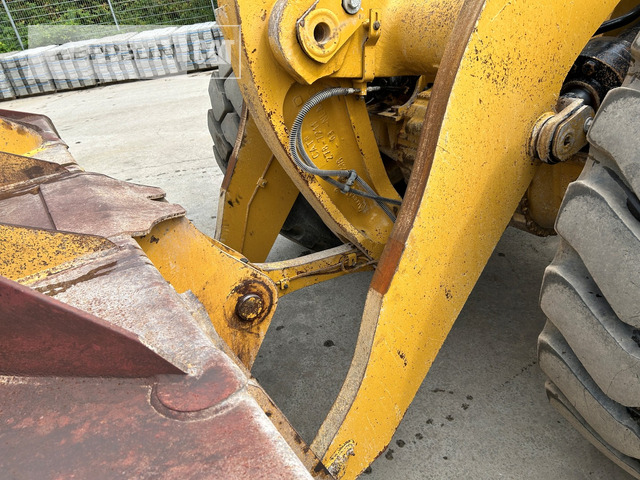 Chargeuse sur pneus Cat 966M