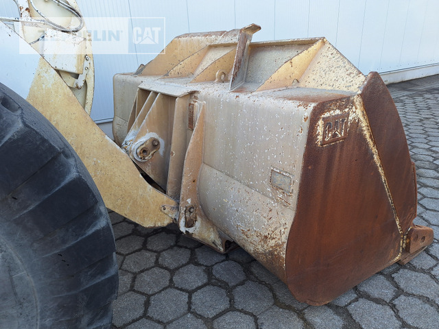 Chargeuse sur pneus Cat 966M