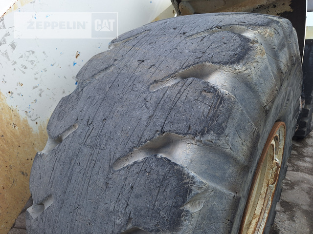 Chargeuse sur pneus Cat 966M