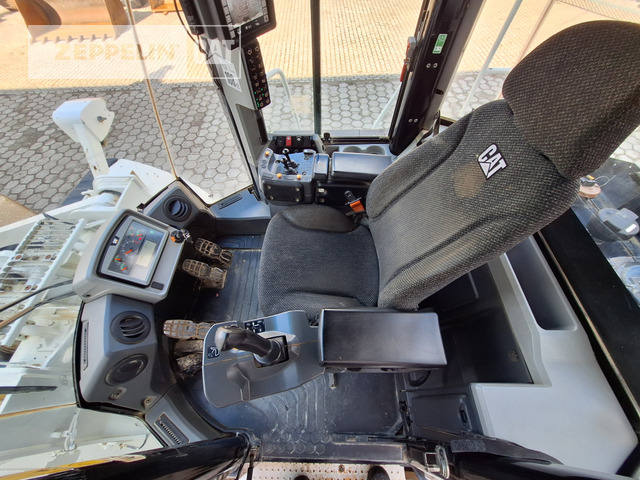 Chargeuse sur pneus Cat 966M