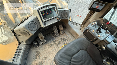 Chargeuse sur pneus Cat 966M