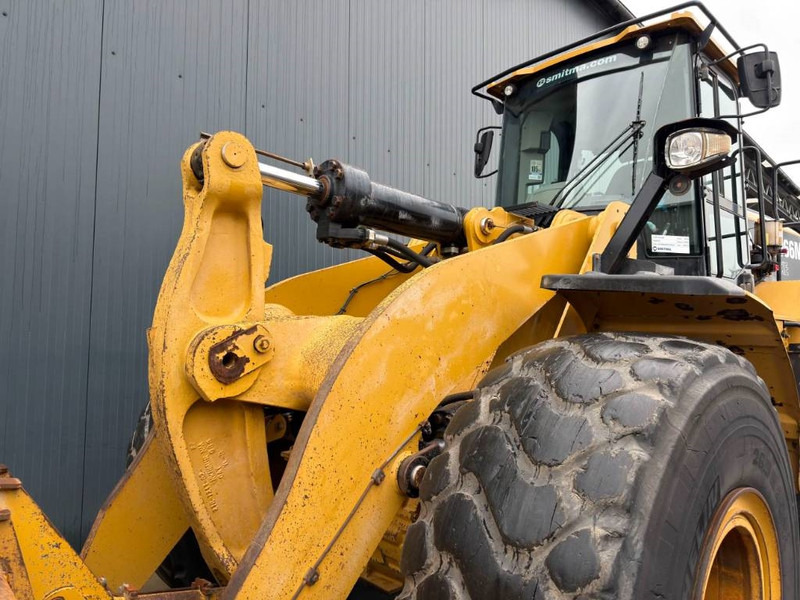 Chargeuse sur pneus Cat 966M XE