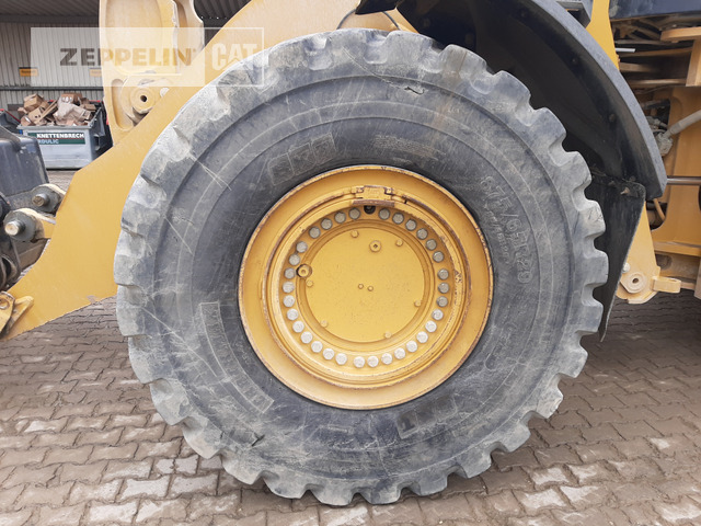 Chargeuse sur pneus Cat 982M