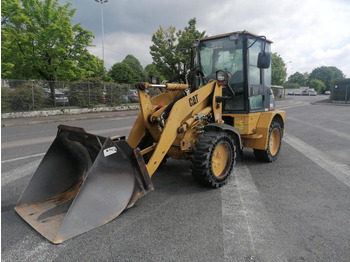Chargeuse sur pneus Caterpillar 904B