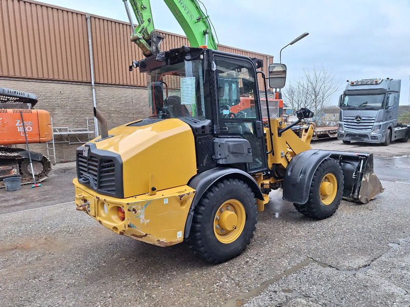 Chargeuse sur pneus Caterpillar 906