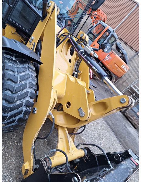 Chargeuse sur pneus Caterpillar 906