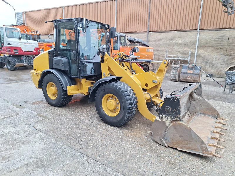 Chargeuse sur pneus Caterpillar 906