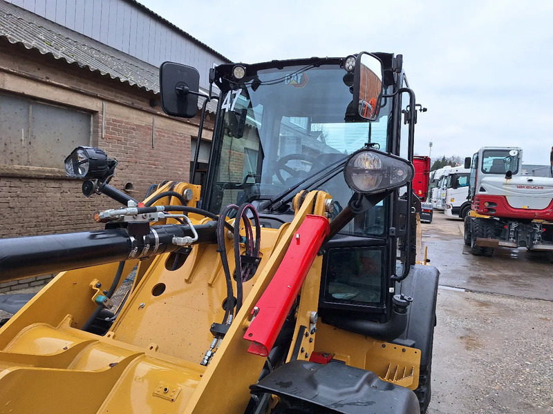 Chargeuse sur pneus Caterpillar 906