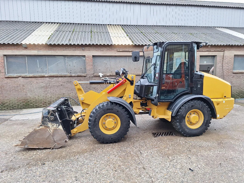 Chargeuse sur pneus Caterpillar 906