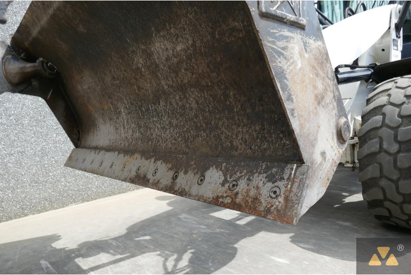 Chargeuse sur pneus Caterpillar 906M