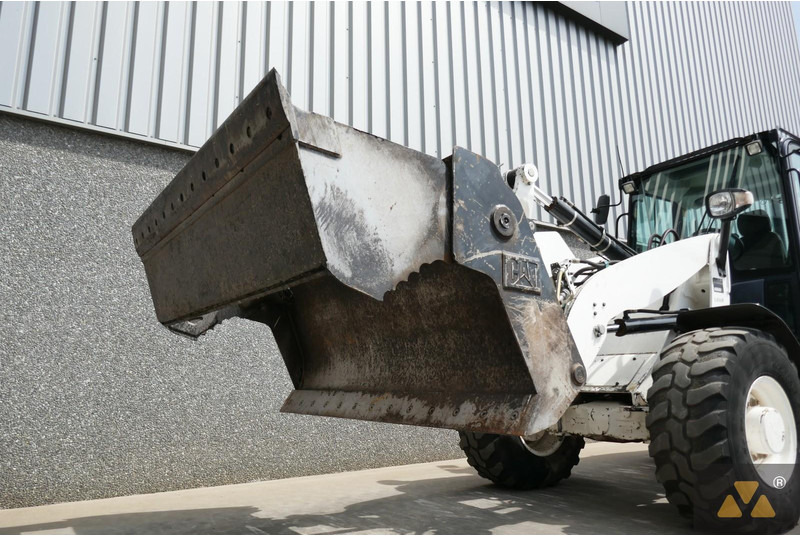 Chargeuse sur pneus Caterpillar 906M