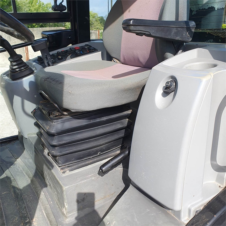 Chargeuse sur pneus Caterpillar 906 H2