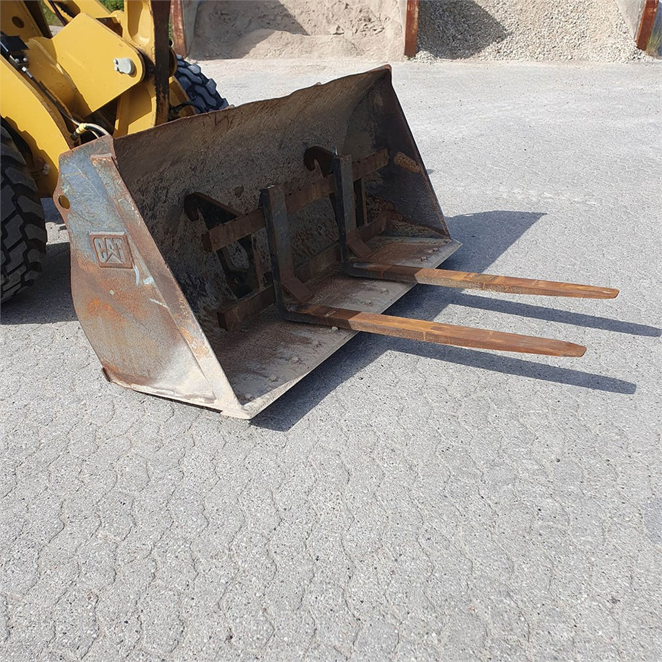 Chargeuse sur pneus Caterpillar 906 H2