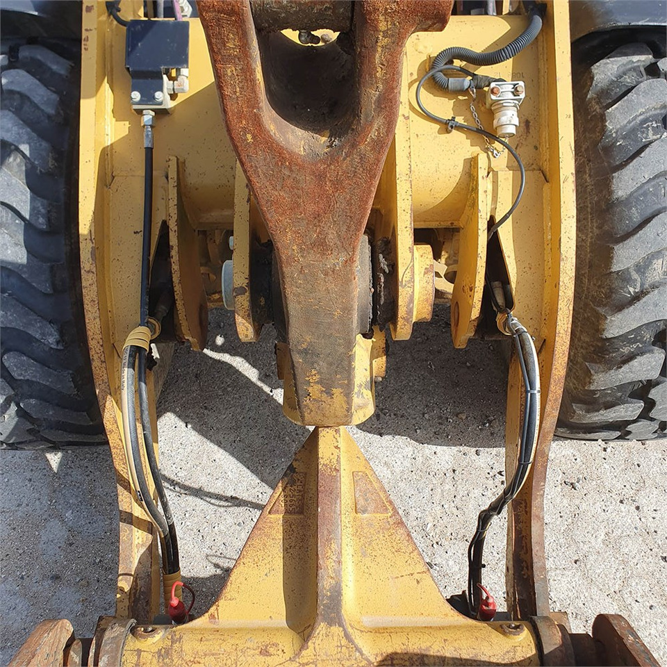 Chargeuse sur pneus Caterpillar 906 H2