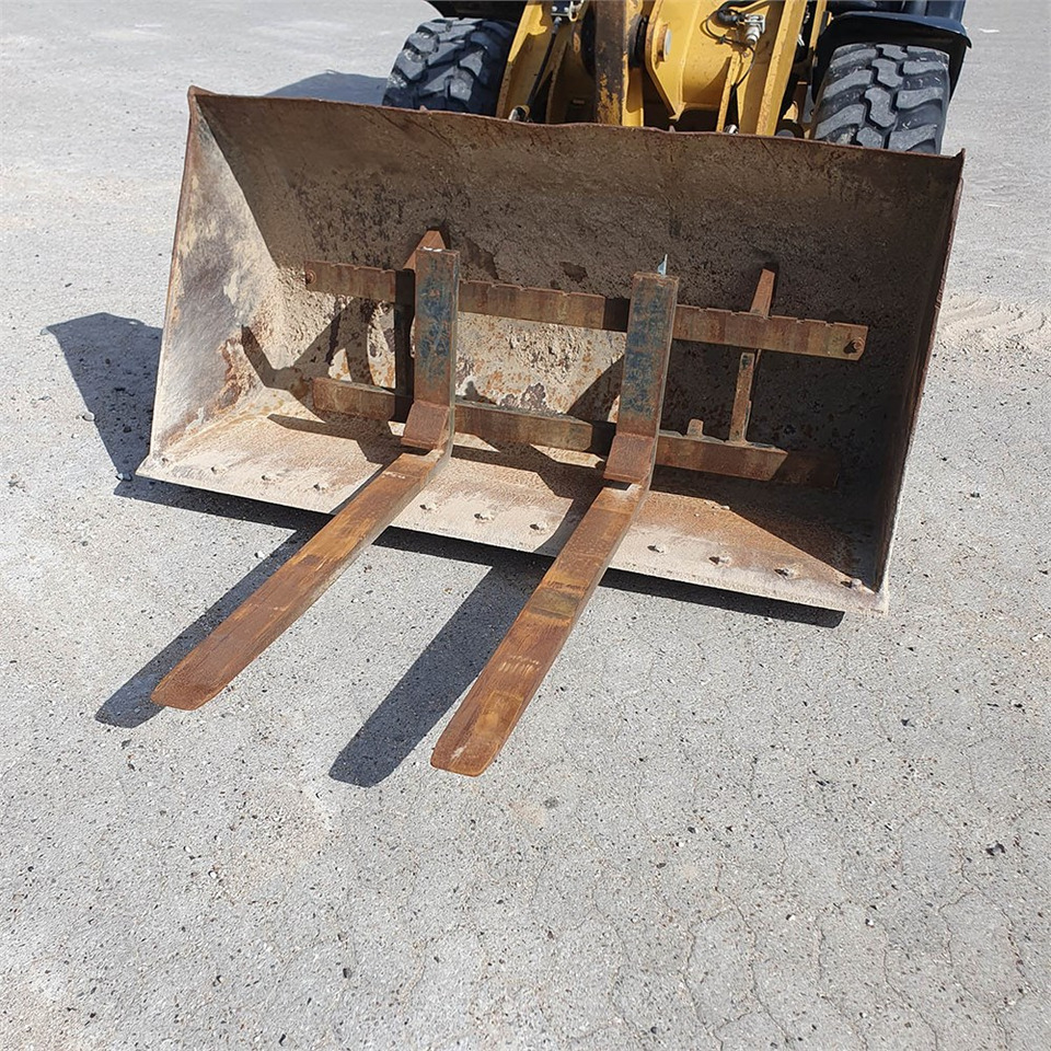 Chargeuse sur pneus Caterpillar 906 H2