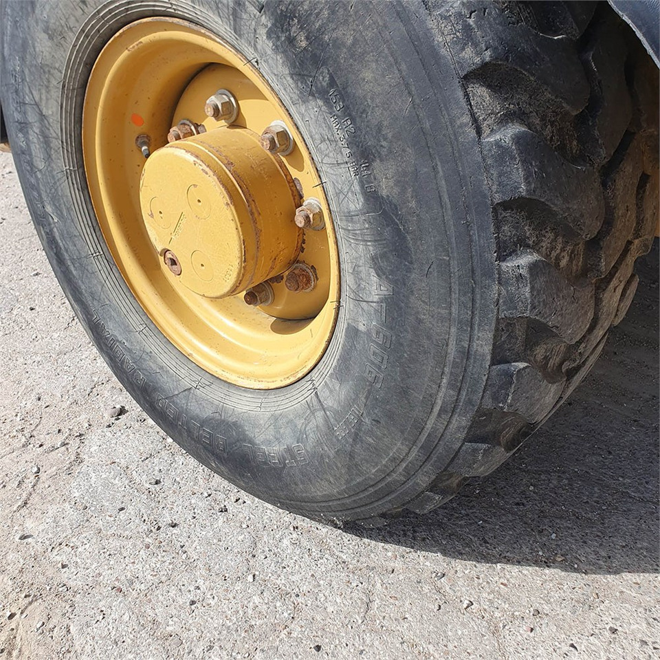Chargeuse sur pneus Caterpillar 906 H2