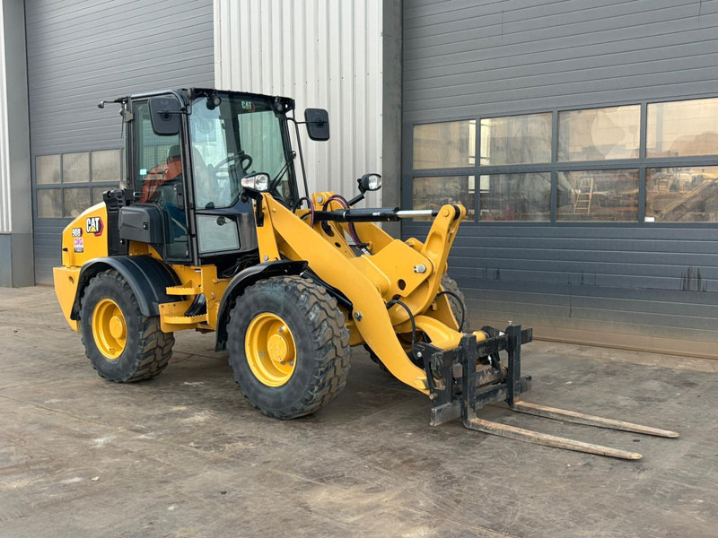 Chargeuse sur pneus Caterpillar 908