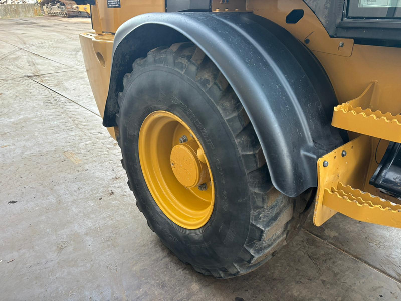 Chargeuse sur pneus Caterpillar 908