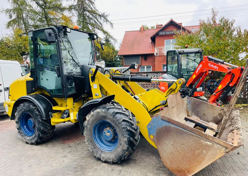 Chargeuse sur pneus Caterpillar 908H