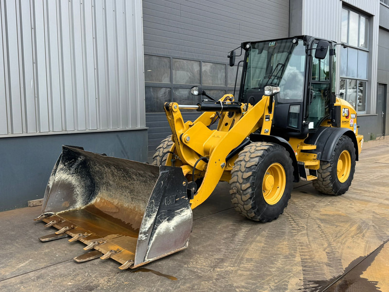 Chargeuse sur pneus Caterpillar 908M