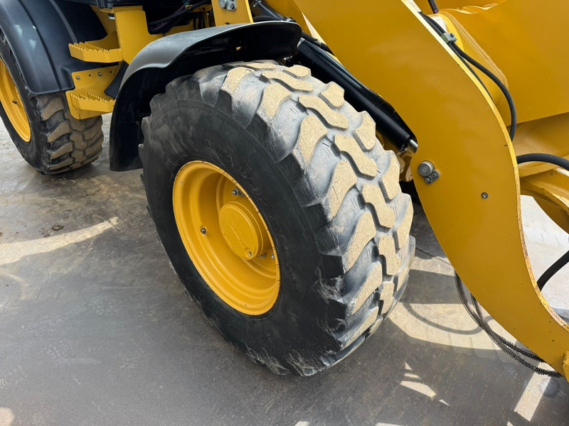 Chargeuse sur pneus Caterpillar 908M