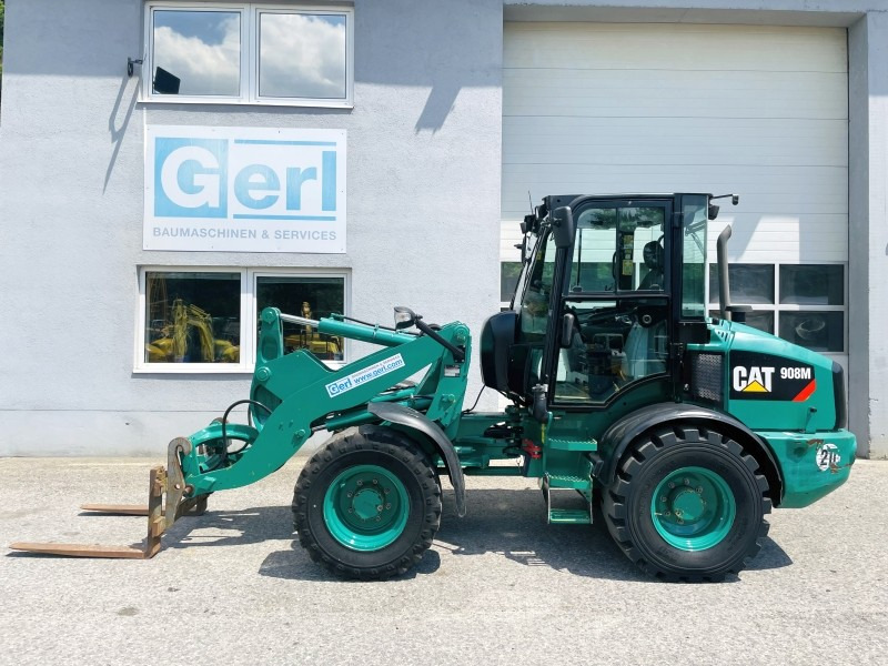 Chargeuse sur pneus Caterpillar 908M (3637)