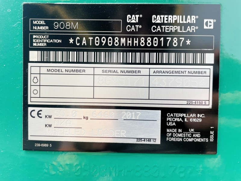 Chargeuse sur pneus Caterpillar 908M (3637)