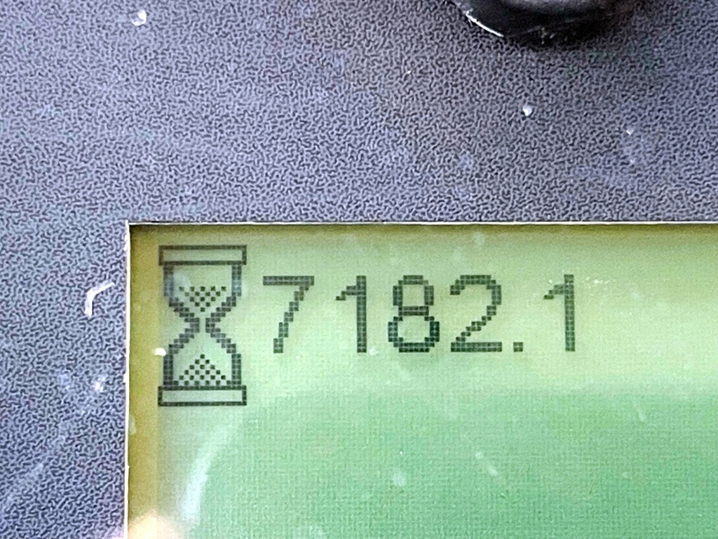 Chargeuse sur pneus Caterpillar 908M (3893)