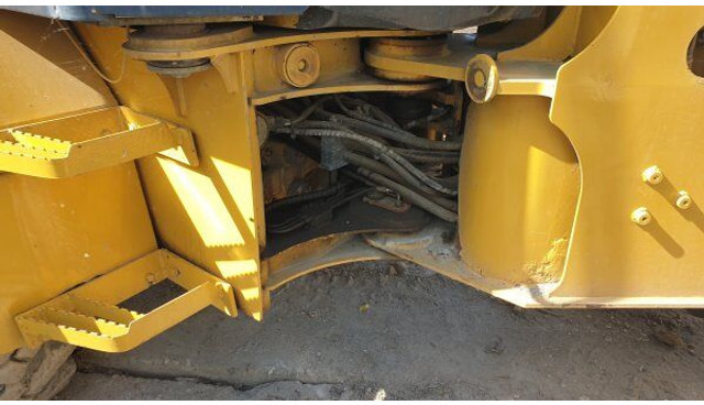 Chargeuse sur pneus Caterpillar 908 (7t