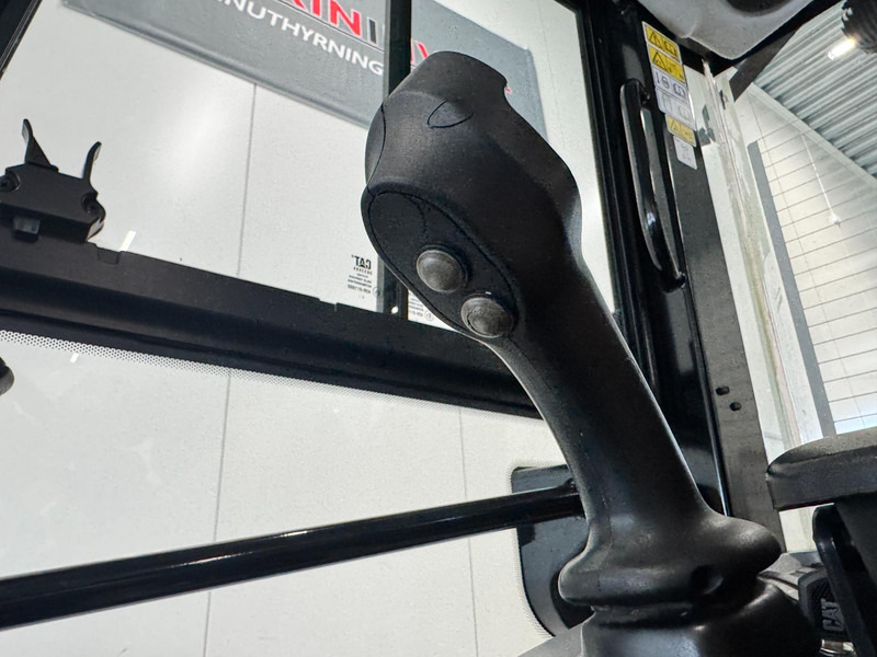 Chargeuse sur pneus Caterpillar 908 Cat 908 M