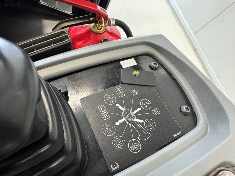 Chargeuse sur pneus Caterpillar 908 Cat 908 M