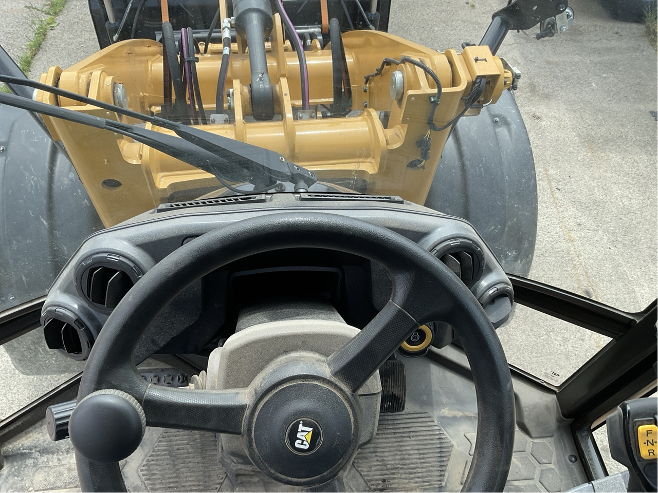 Chargeuse sur pneus Caterpillar 908 HL