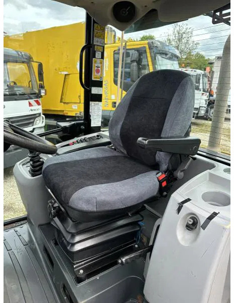 Chargeuse sur pneus Caterpillar 908 M Klappschaufel+Pal.gabel Schnellwechsl. 908 M 4x4 Klappschaufel+Pal.gabel Schnellwechsl.