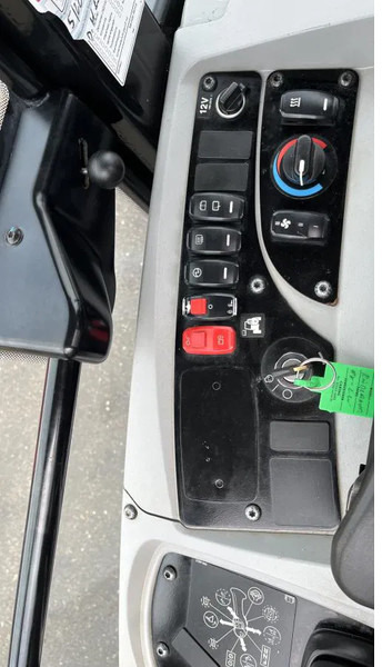 Chargeuse sur pneus Caterpillar 908 M Klappschaufel+Pal.gabel Schnellwechsl. 908 M 4x4 Klappschaufel+Pal.gabel Schnellwechsl.