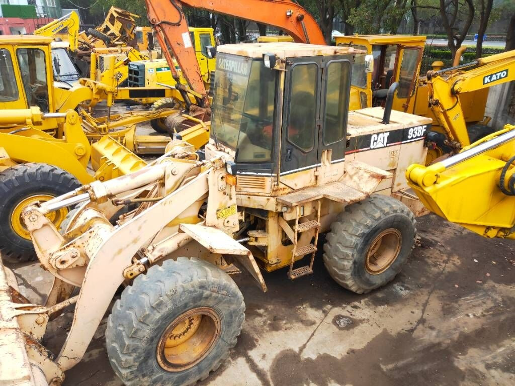 Chargeuse sur pneus Caterpillar 938 F