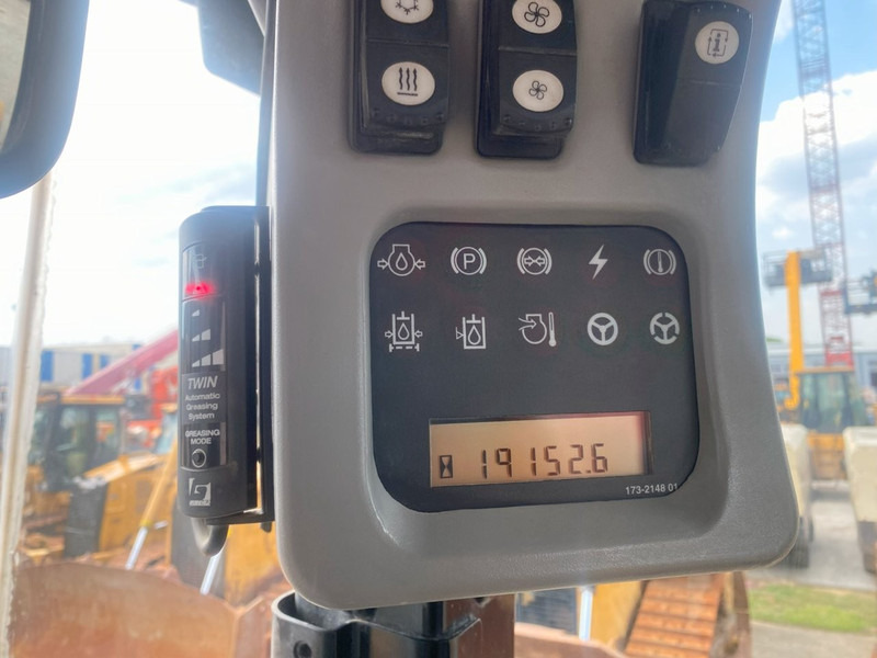 Chargeuse sur pneus Caterpillar 962H NVT