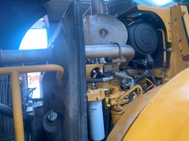 Chargeuse sur pneus Caterpillar 962H NVT
