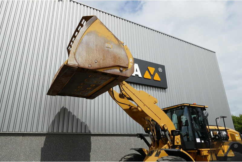 Chargeuse sur pneus Caterpillar 962M