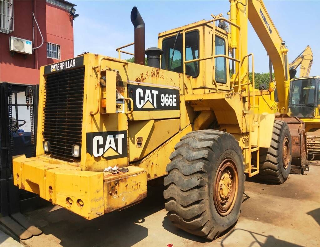 Chargeuse sur pneus Caterpillar 966E