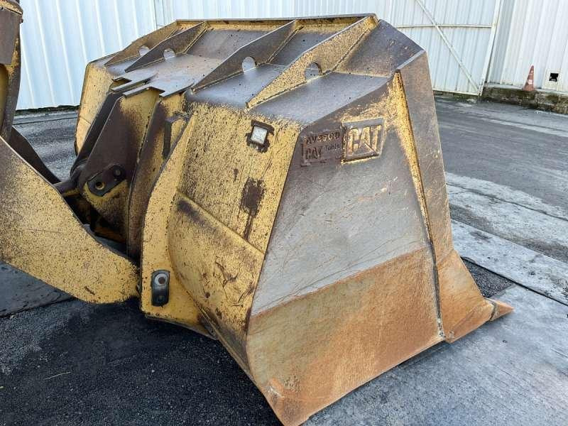 Chargeuse sur pneus Caterpillar 966G