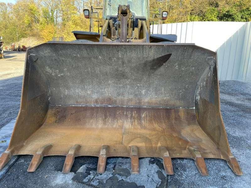 Chargeuse sur pneus Caterpillar 966G