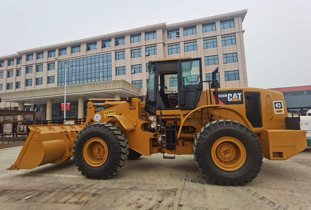 Chargeuse sur pneus Caterpillar 966H