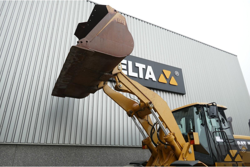 Chargeuse sur pneus Caterpillar 966H