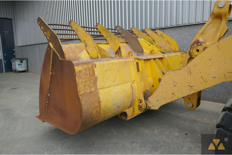 Chargeuse sur pneus Caterpillar 966K