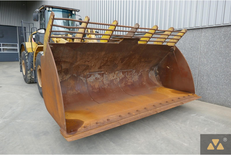 Chargeuse sur pneus Caterpillar 966K