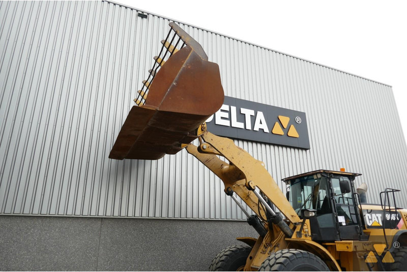 Chargeuse sur pneus Caterpillar 966K