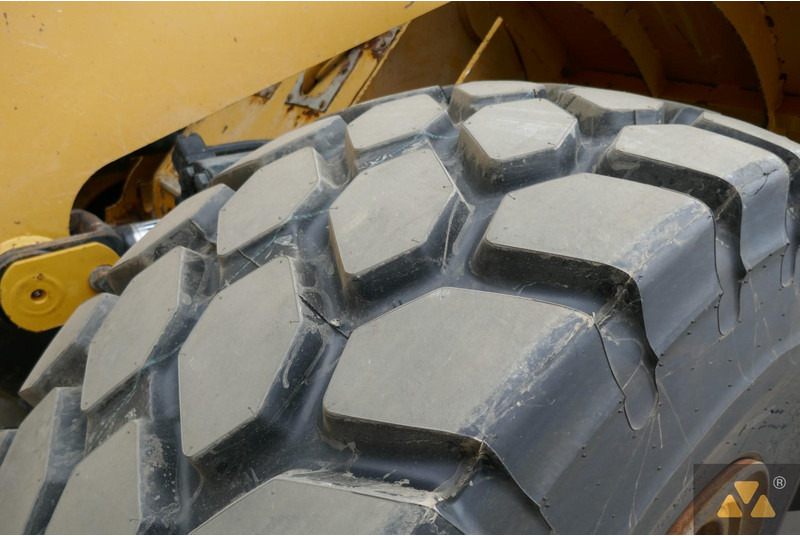 Chargeuse sur pneus Caterpillar 966K
