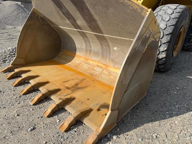 Chargeuse sur pneus Caterpillar 966M