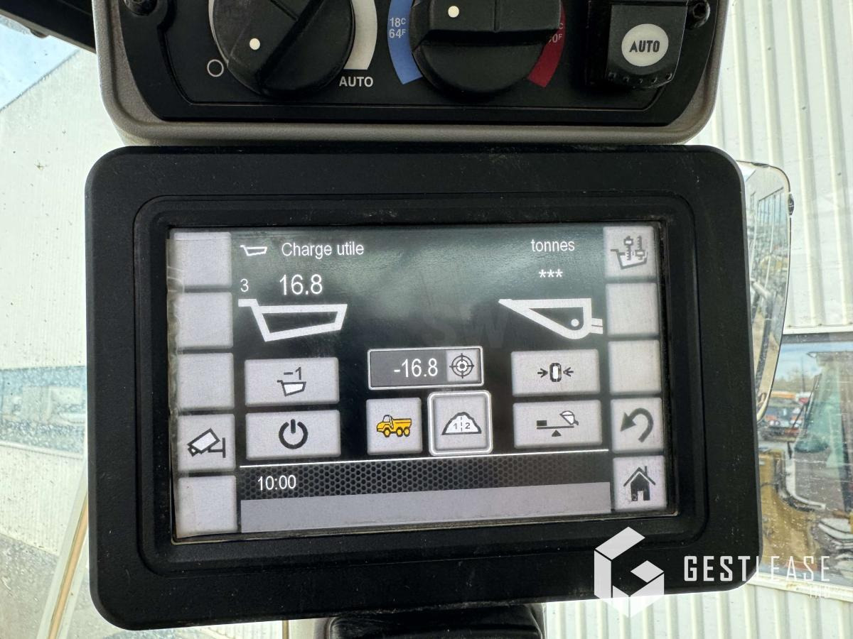 Chargeuse sur pneus Caterpillar 966M
